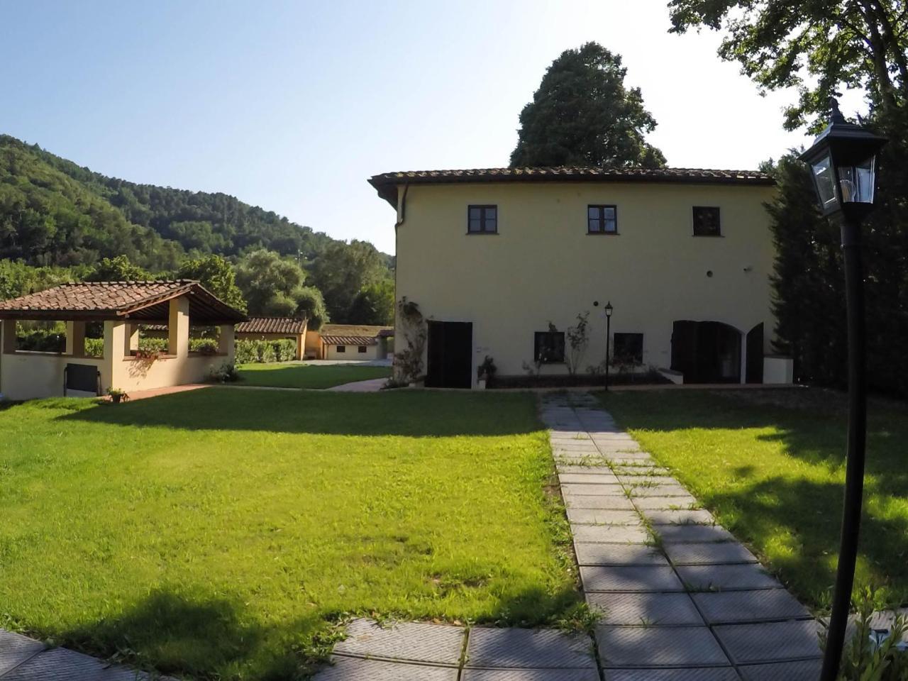 Casale La Fata -Tipico Toscano Immerso Nelle Colline Tra Lucca E Versilia, 6 Appartamenti Indipendenti 卡麦奥雷 外观 照片
