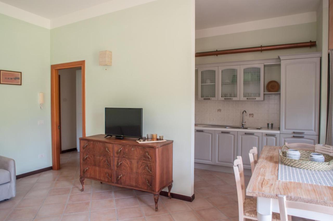 Casale La Fata -Tipico Toscano Immerso Nelle Colline Tra Lucca E Versilia, 6 Appartamenti Indipendenti 卡麦奥雷 外观 照片