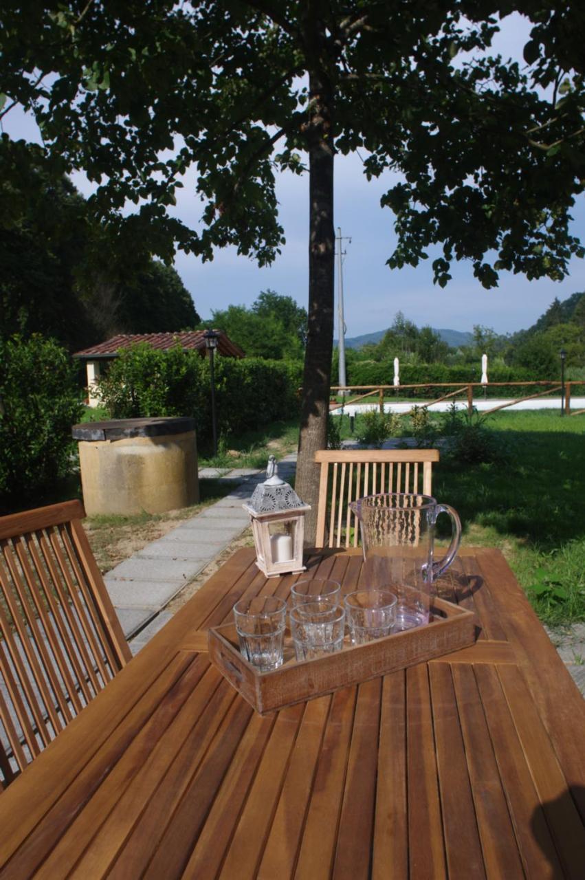 Casale La Fata -Tipico Toscano Immerso Nelle Colline Tra Lucca E Versilia, 6 Appartamenti Indipendenti 卡麦奥雷 外观 照片