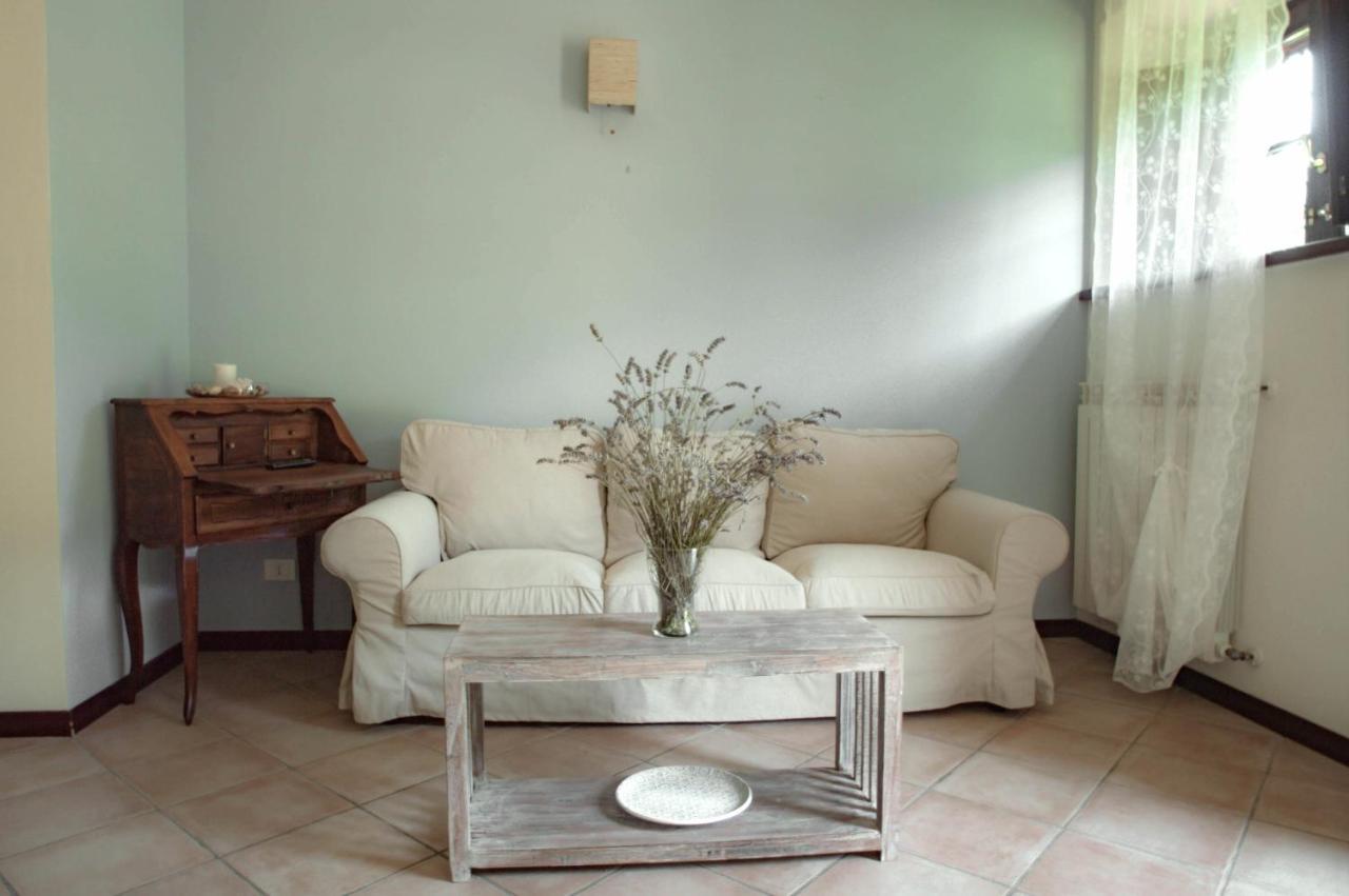 Casale La Fata -Tipico Toscano Immerso Nelle Colline Tra Lucca E Versilia, 6 Appartamenti Indipendenti 卡麦奥雷 外观 照片