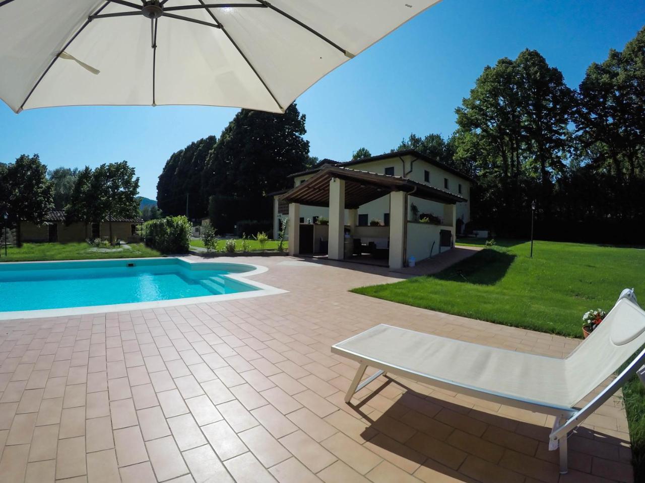 Casale La Fata -Tipico Toscano Immerso Nelle Colline Tra Lucca E Versilia, 6 Appartamenti Indipendenti 卡麦奥雷 外观 照片