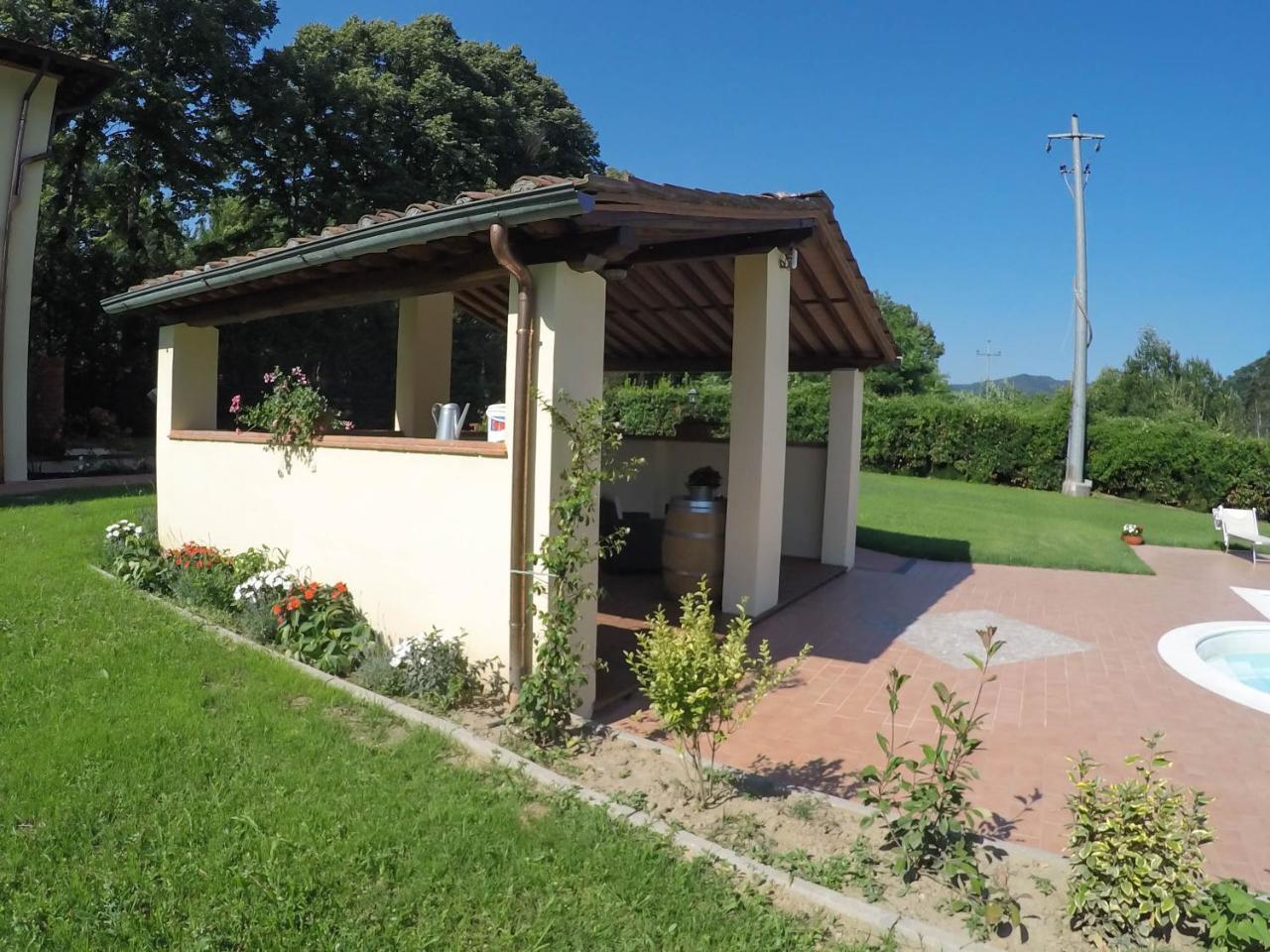 Casale La Fata -Tipico Toscano Immerso Nelle Colline Tra Lucca E Versilia, 6 Appartamenti Indipendenti 卡麦奥雷 外观 照片